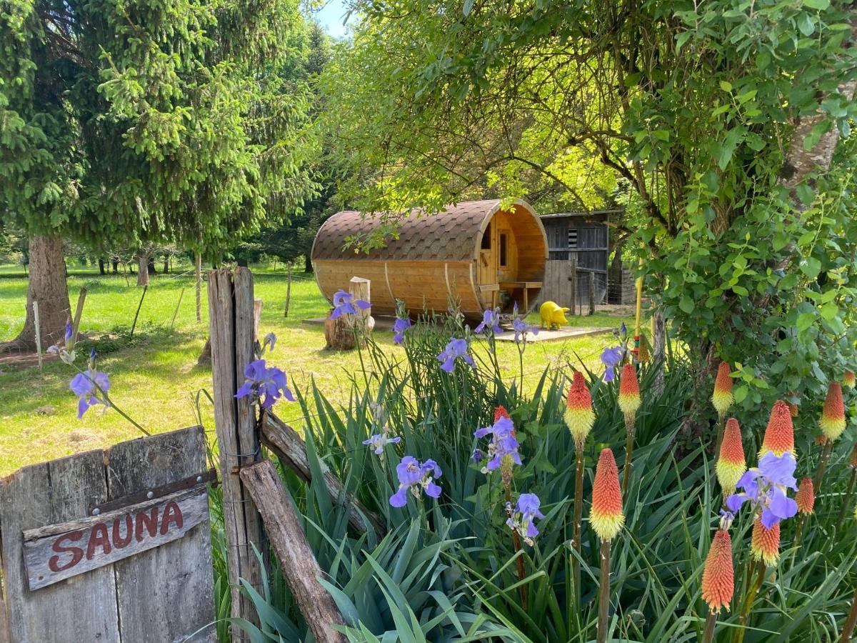 Camping La Ferme De Perdigat Limeuil Екстериор снимка