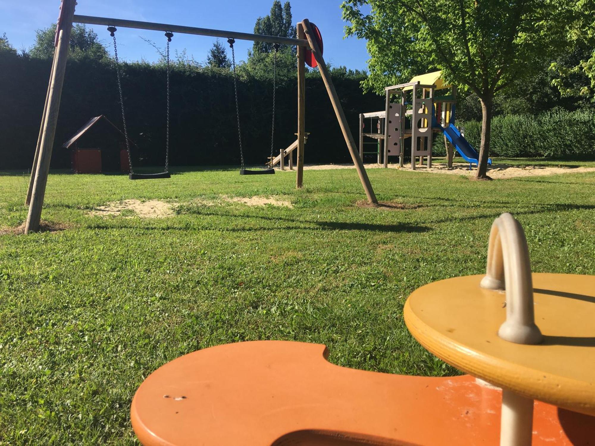 Camping La Ferme De Perdigat Limeuil Екстериор снимка