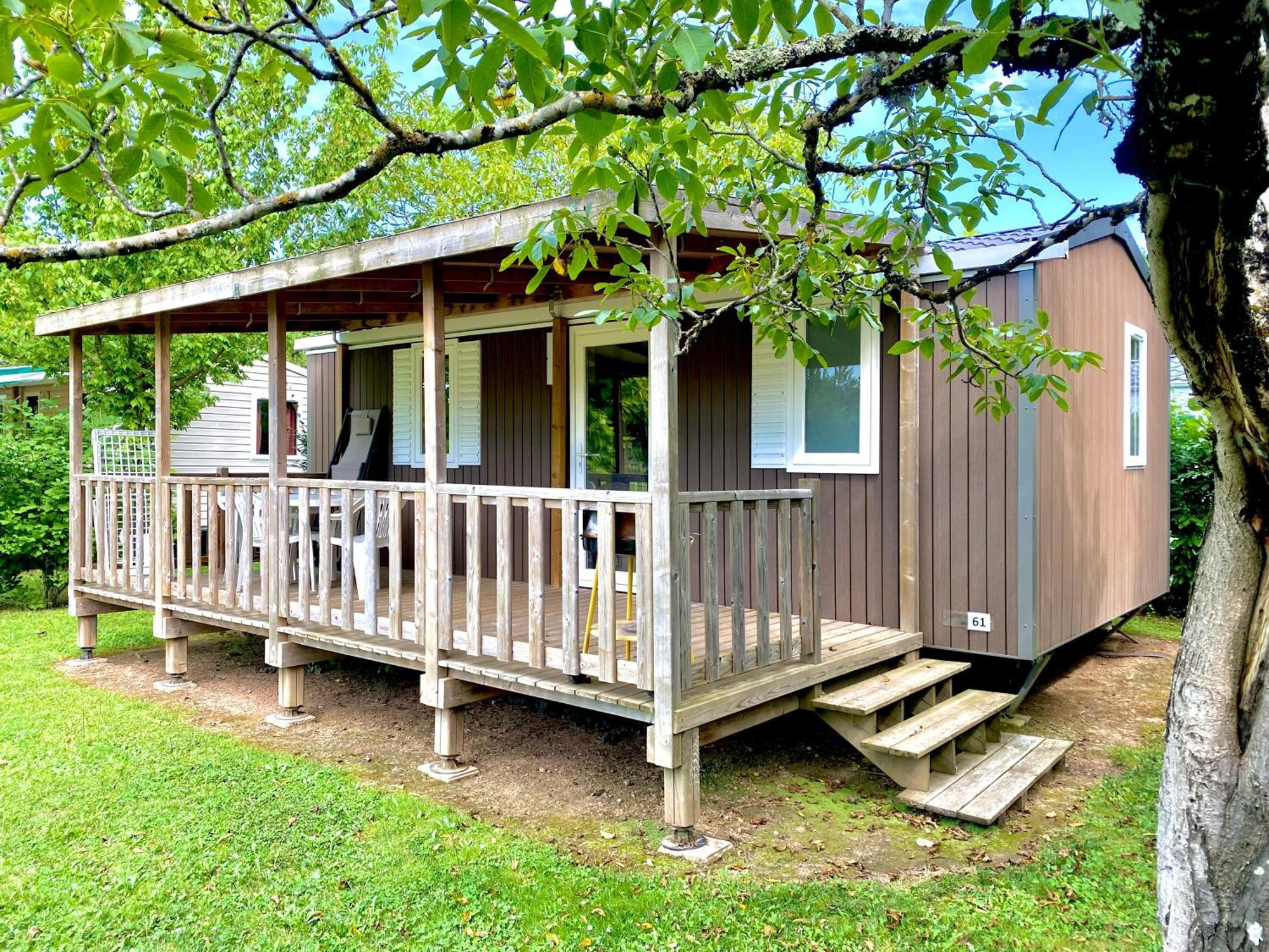Camping La Ferme De Perdigat Limeuil Екстериор снимка