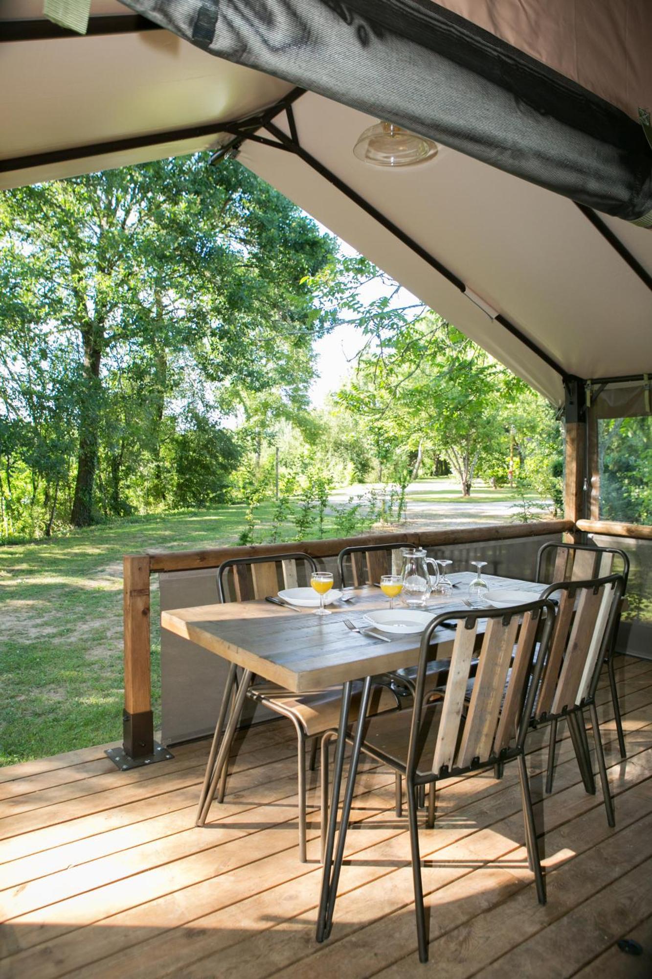 Camping La Ferme De Perdigat Limeuil Екстериор снимка